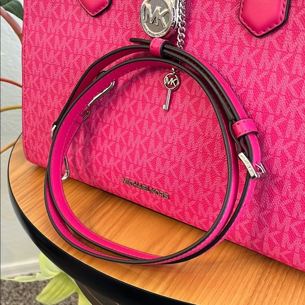Michael Kors Dragonfruit MD Satchel NWT - Picture 4 of 16